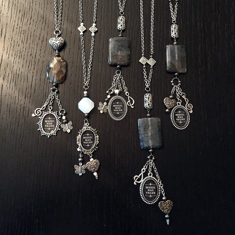 MHV Pendant & Charm Necklace